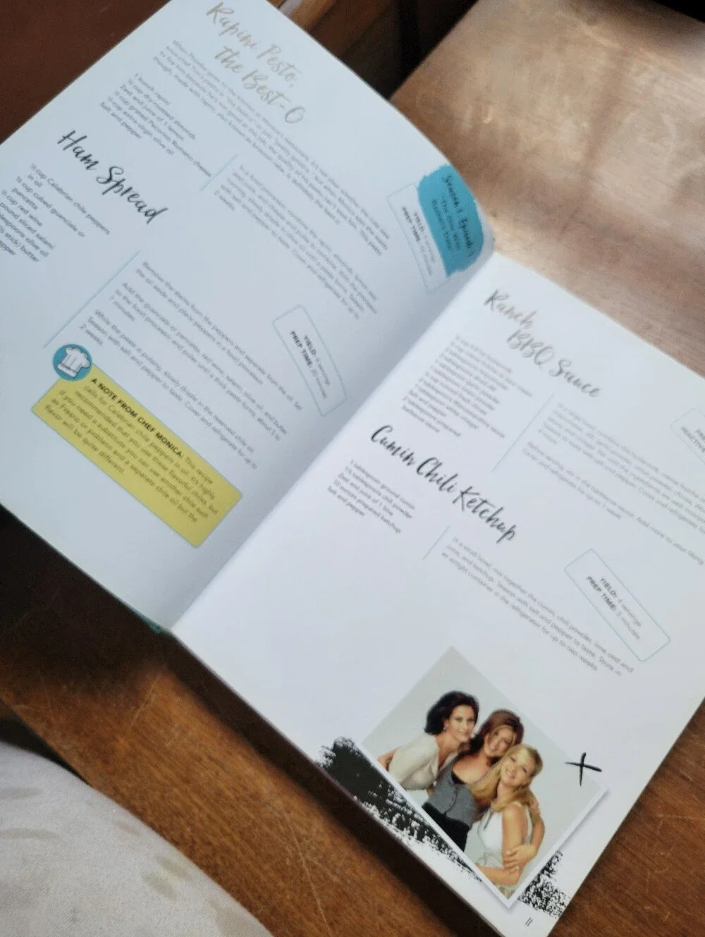 FRIENDS Official Cookbook by Amanda Yee, College Edition, Hardcover TV Show